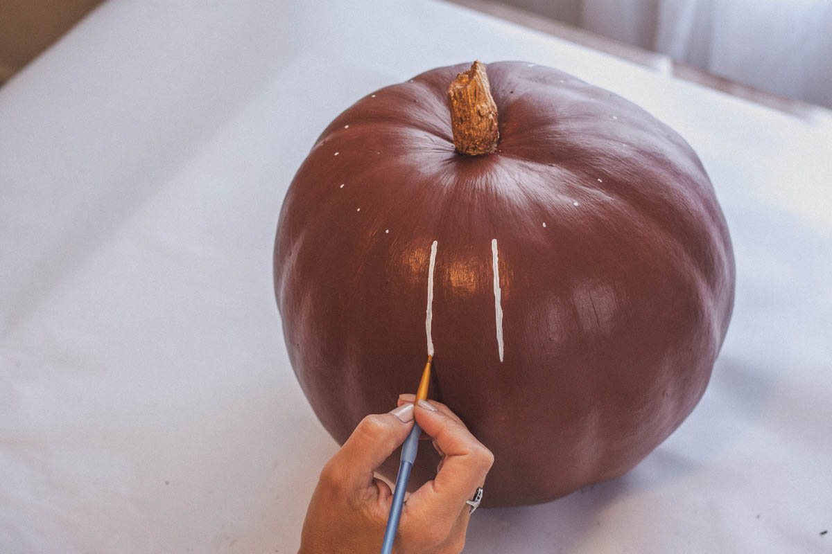 Modern Pumpkin DIY / Pumpkin Pouf DIY