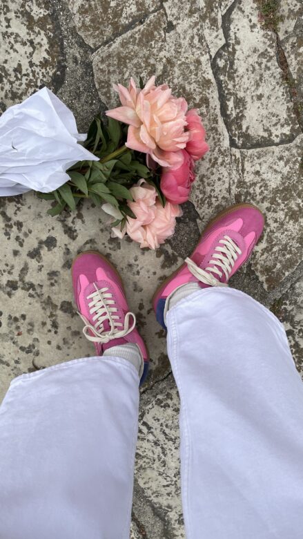 Pink Adidas Samba with wide leg jeans outfit